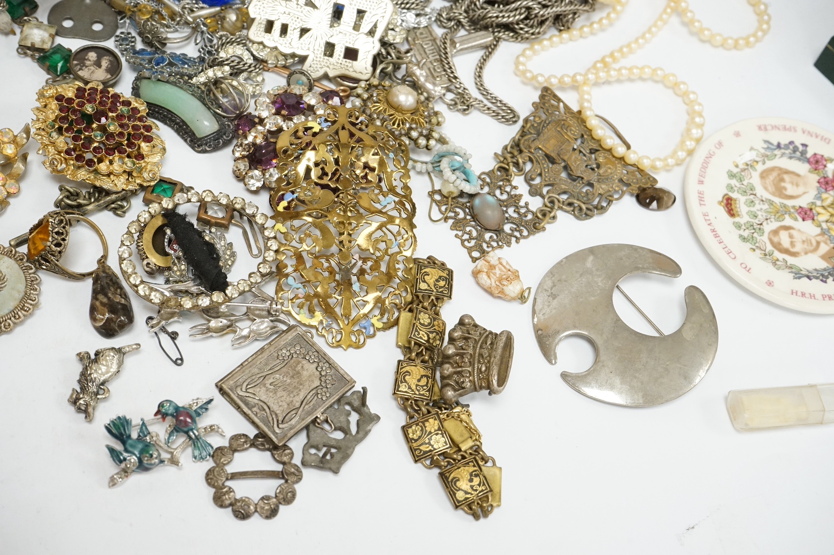 A late Victorian gilt white metal mounted double ended ruby glass scent bottle, 12.2cm, a cultured pearl necklace, two jewellery boxes, a pair of Christian Dior oval ear clips and a quantity of assorted costume jewellery